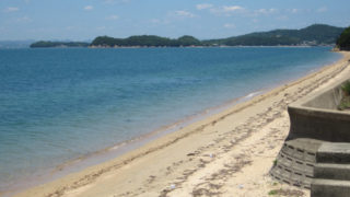 前島の砂浜